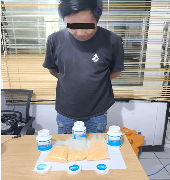 SATRES NARKOBA POLRES MINAHASA UNGKAP KASUS PEREDARAN TRIHEXYPHENIDYL, AMANKAN SEORANG PRIA DAN 2.300 BUTIR TABLET